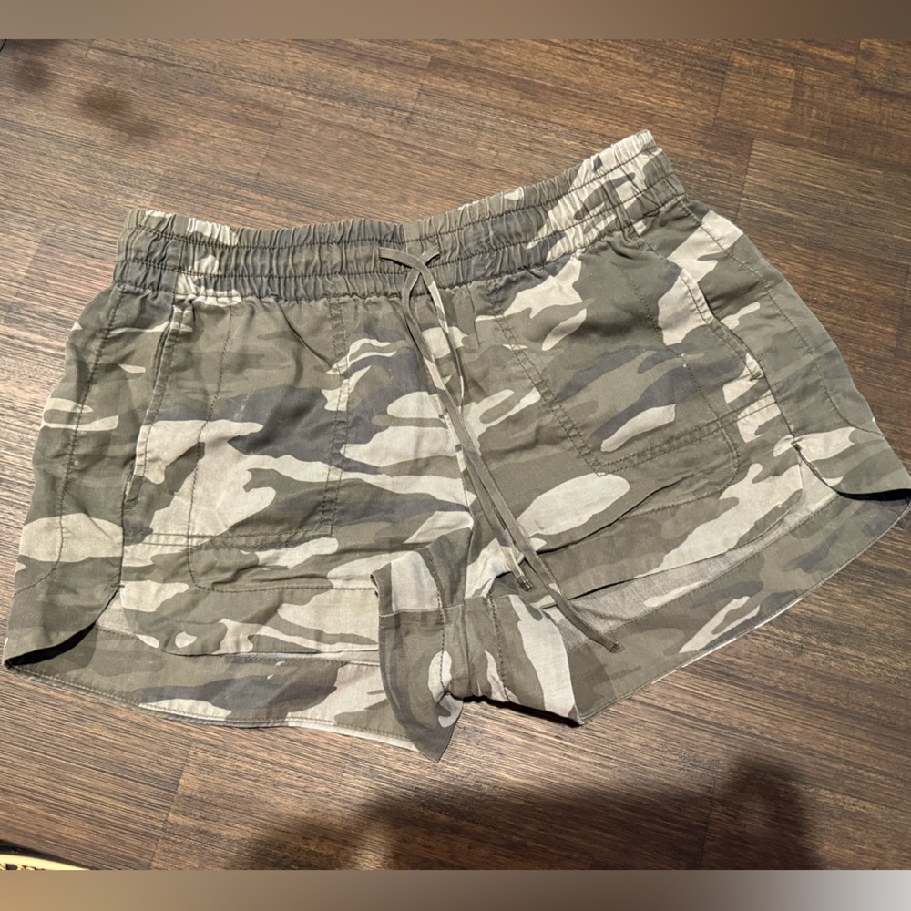 Express Camouflage Women's Cargo Shorts